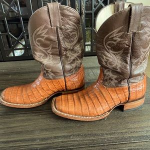 Caiman square toe boots